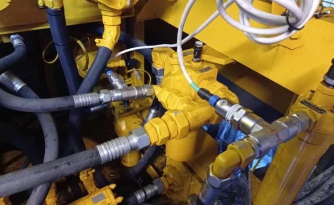 Oil condition sensor installed in a lubrication circuit
